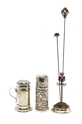 Lot 21 - A group of silver items
