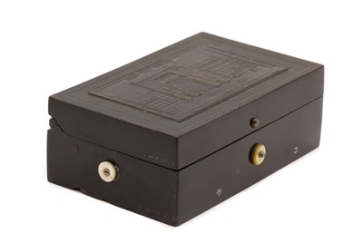 Lot 384 - A musical snuff box