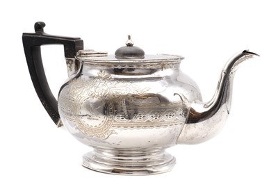 Lot 1 - A Victorian silver teapot
