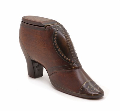 Lot 385 - A novelty boot snuff box