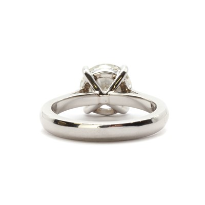 Lot 1152 - A platinum single stone diamond ring