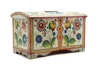 Lot 413 - A Norwegian folk art chest