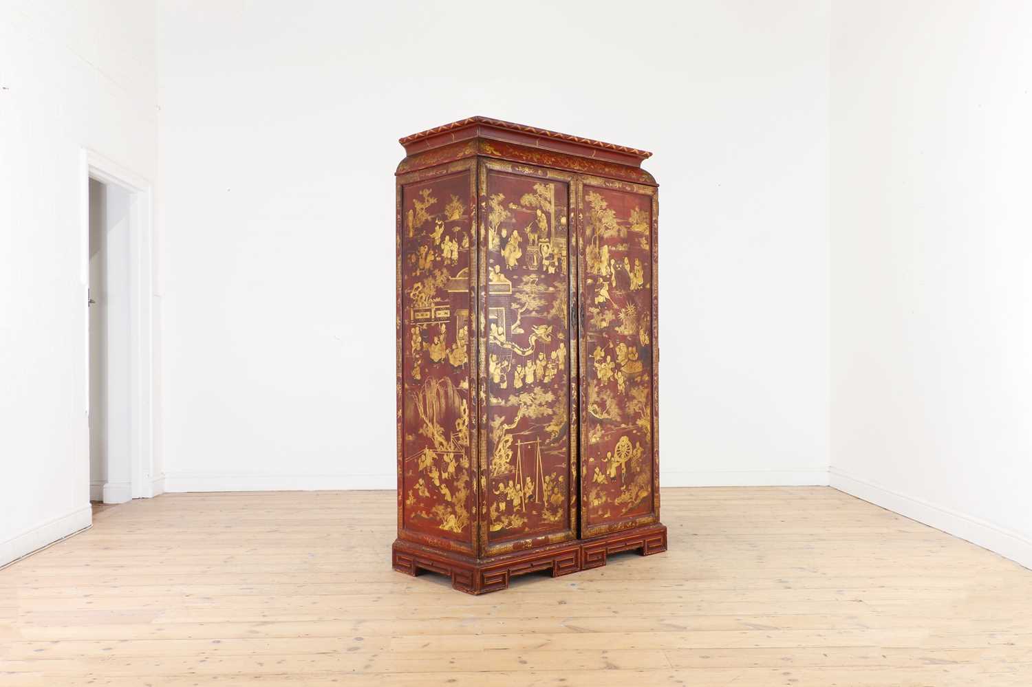 Lot 262 - An export red lacquer and gilt cabinet