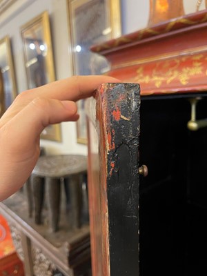 Lot 262 - An export red lacquer and gilt cabinet