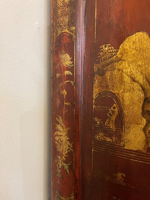 Lot 262 - An export red lacquer and gilt cabinet