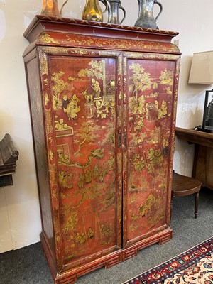 Lot 262 - An export red lacquer and gilt cabinet
