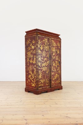 Lot 262 - An export red lacquer and gilt cabinet