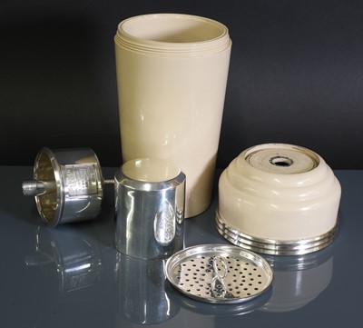 Lot 114 - An Art Deco 'The Master Incolor' cocktail shaker