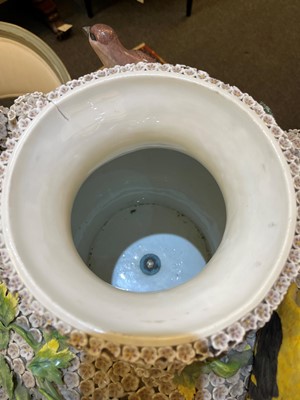 Lot 166 - A large Meissen porcelain Schneeballen vase and cover