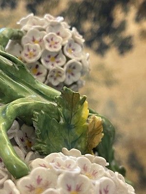 Lot 166 - A large Meissen porcelain Schneeballen vase and cover