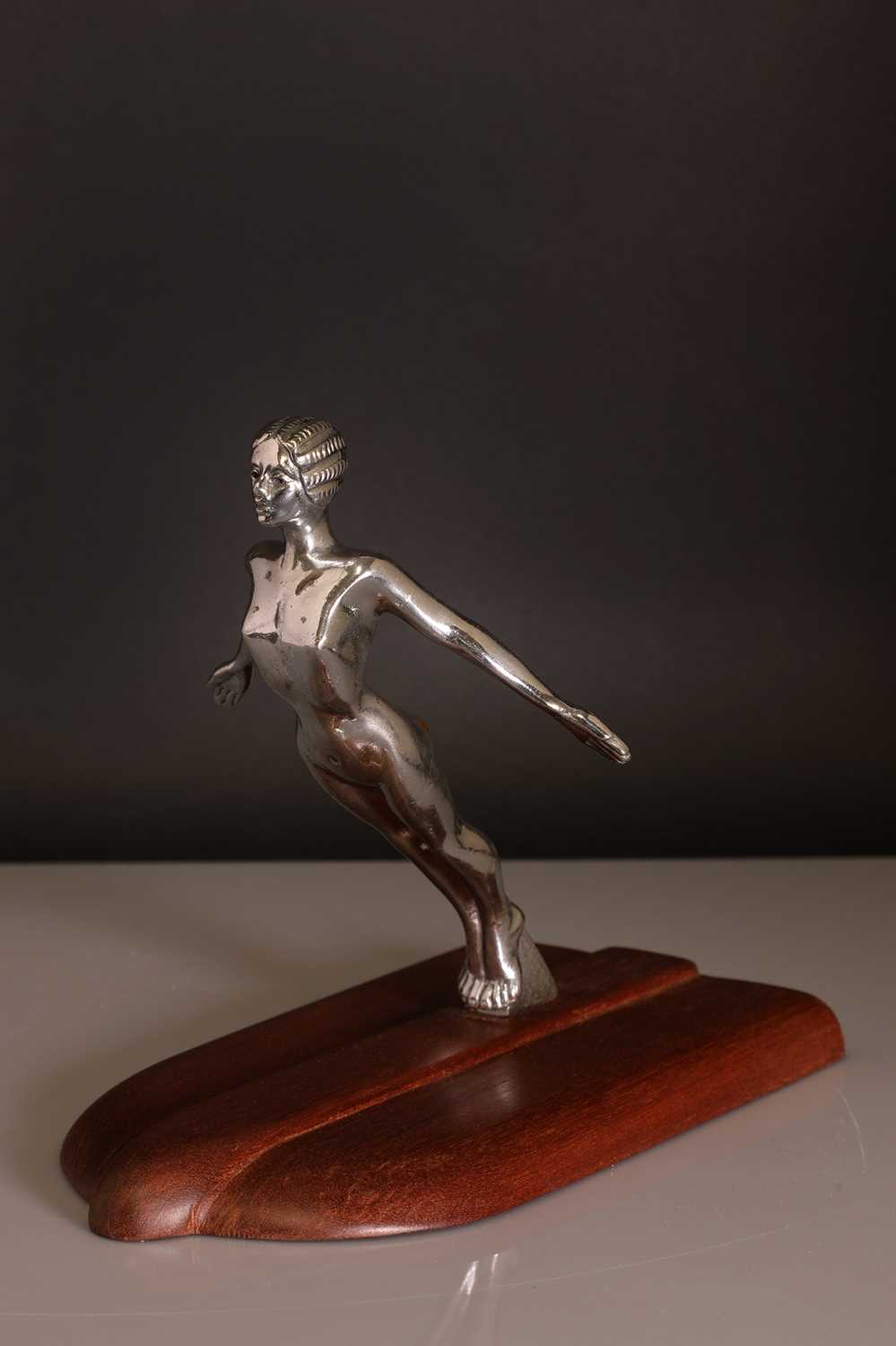 Lot 127 - An Art Deco 'Desmo' cast and chrome car mascot