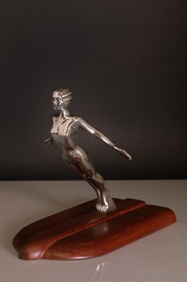 Lot 127 - An Art Deco 'Desmo' cast and chrome car mascot