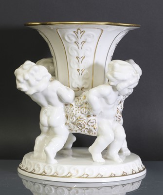 Lot 89 - A German Hutschenreuther centrepiece