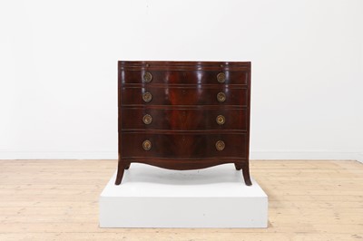 Lot 99 - A George III mahogany bachelor's chest
