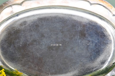 Lot 123 - An Irish George III silver meat plate