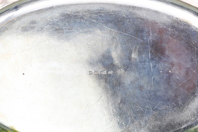 Lot 123 - An Irish George III silver meat plate