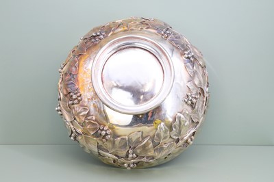 Lot 111 - An early Victorian silver punchbowl