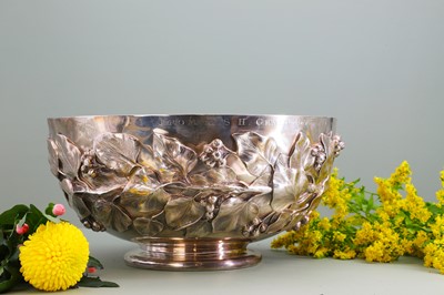 Lot 111 - An early Victorian silver punchbowl