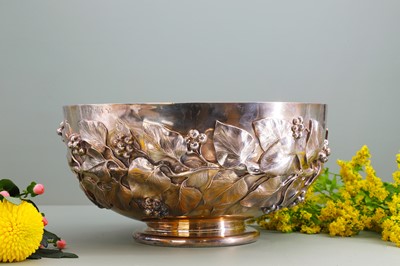 Lot 111 - An early Victorian silver punchbowl