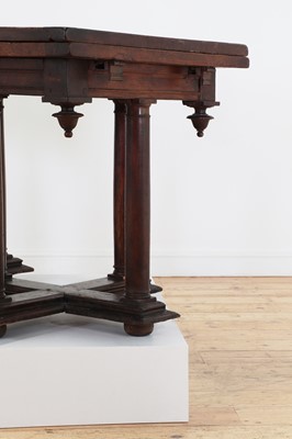 Lot 9 - Formerly in the collection of the Metropolitan Museum of Art, New York