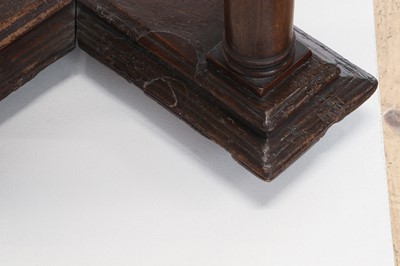 Lot 9 - Formerly in the collection of the Metropolitan Museum of Art, New York