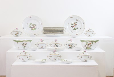 Lot 11 - A Herend porcelain 'Rothschild Bird' dinner service