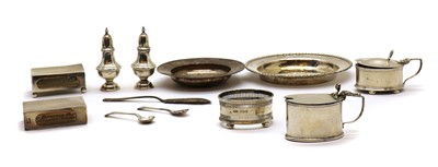 Lot 80 - A collection of silver items