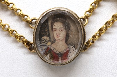 Lot 2 - A necklace composed of nine 17th and 18th century ‘Stuart crystal’ memorial slides