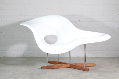 Lot 306 - A 'La Chaise' lounge chair