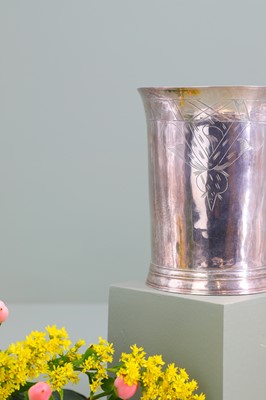 Lot 109 - A William III East Anglian provincial silver engraved beaker