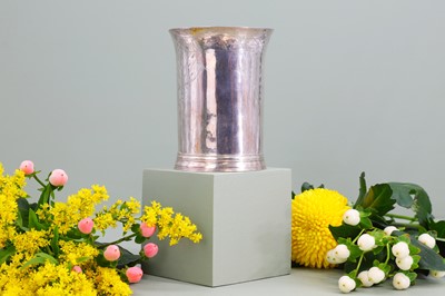 Lot 109 - A William III East Anglian provincial silver engraved beaker
