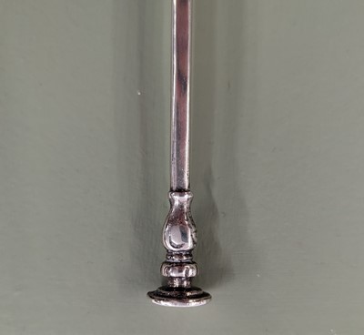 Lot 100 - A Charles I East Anglian provincial silver seal-top spoon