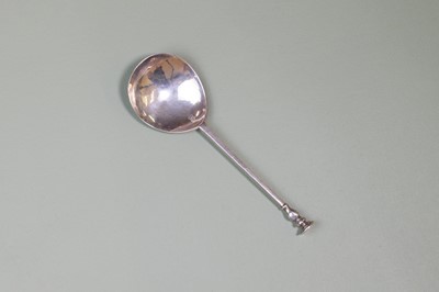Lot 100 - A Charles I East Anglian provincial silver seal-top spoon