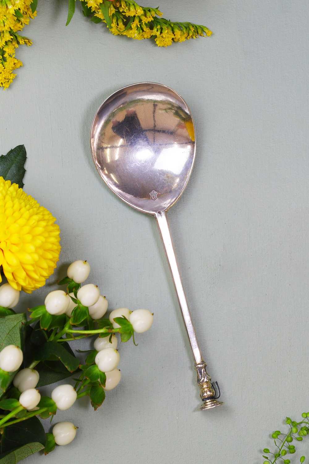 Lot 99 - A good Charles I East Anglian provincial silver seal-top spoon