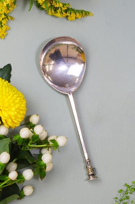 Lot 99 - A good Charles I East Anglian provincial silver seal-top spoon
