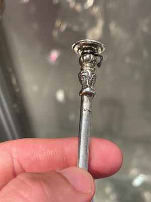 Lot 99 - A good Charles I East Anglian provincial silver seal-top spoon
