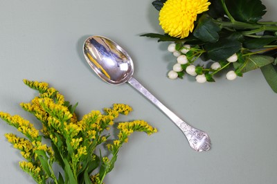 Lot 104 - A William III East Anglian provincial silver trefid spoon