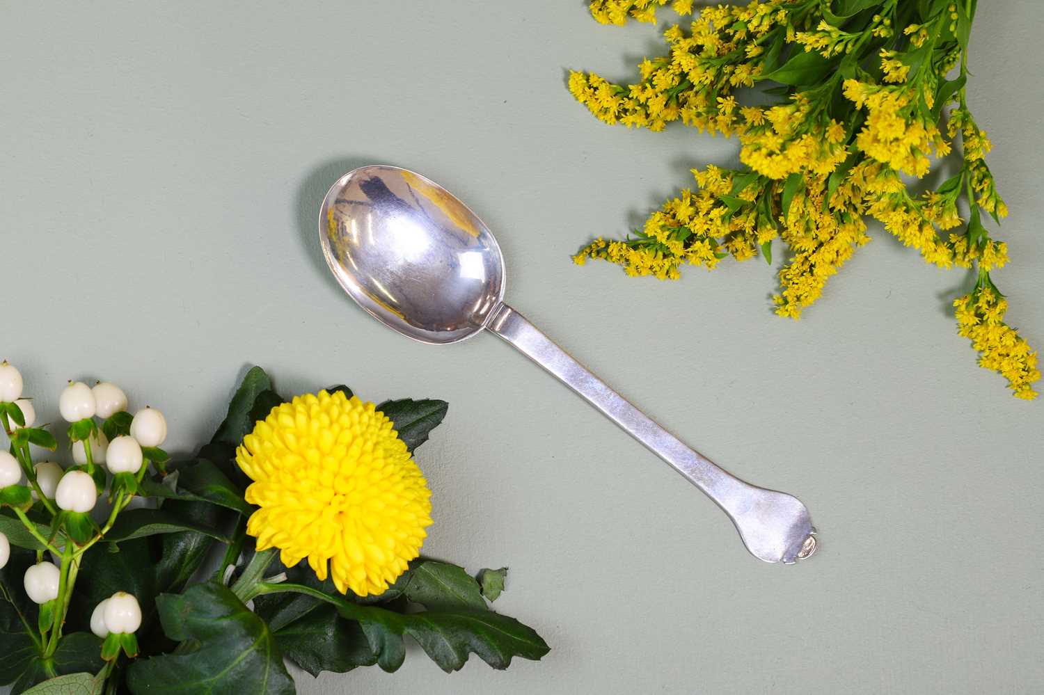 Lot 101 - A Charles II East Anglian provincial silver trefid spoon