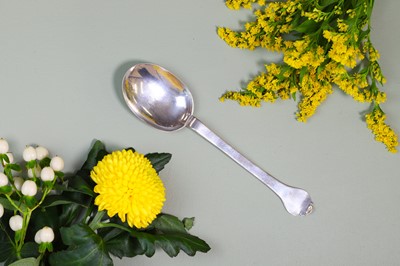 Lot 101 - A Charles II East Anglian provincial silver trefid spoon