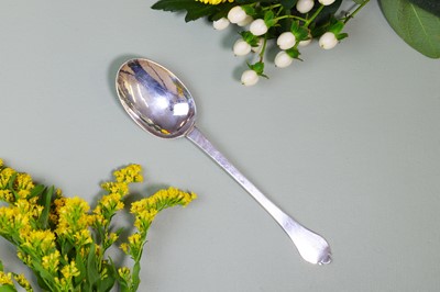 Lot 107 - A William III East Anglian provincial silver trefid spoon