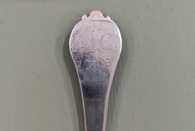 Lot 107 - A William III East Anglian provincial silver trefid spoon