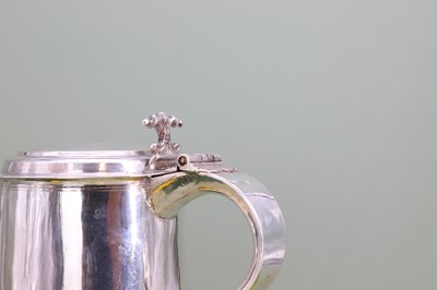 Lot 110 - A William & Mary East Anglian provincial silver tankard