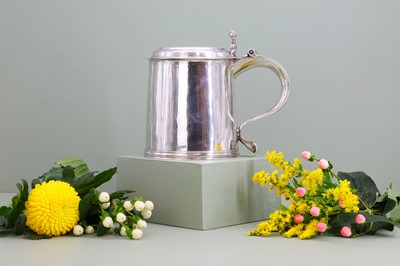 Lot 110 - A William & Mary East Anglian provincial silver tankard
