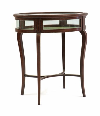 Lot 331 - A late Victorian mahogany bijouterie table