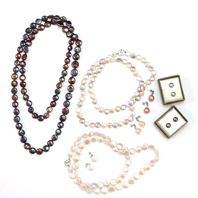 Lot 264 - A collection of cultured freshwater pearl jewellery
