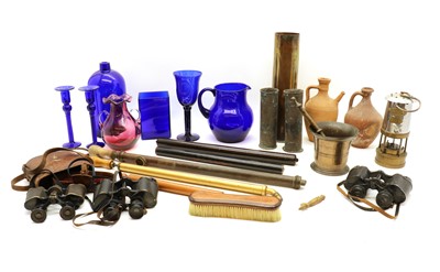 Lot 162 - A collection of items