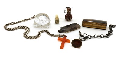 Lot 192 - A collection of agate items