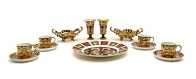 Lot 138 - A collection of Royal Crown Derby Imari porcelain tea and dinner wares