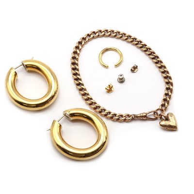 Lot 223 - A small collection of gold jewellery