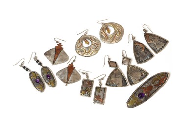 Lot 255 - A silver and mixed metal amethyst earring and brooch suite, by Charmian Harris